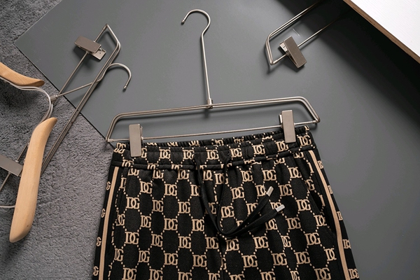 ブランドハーフパンツ側面デザイン